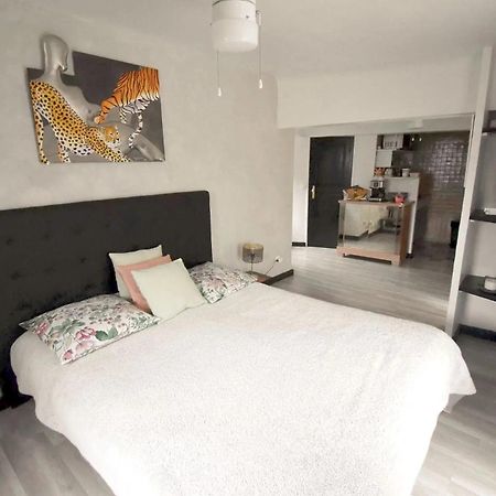 Studio en villa et sa terrasse privée La Trinité Extérieur photo