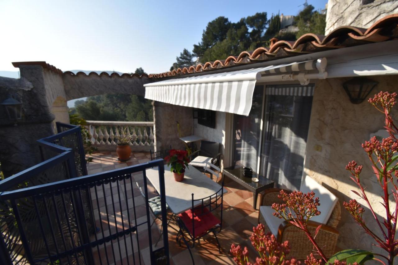 Studio en villa et sa terrasse privée La Trinité Extérieur photo