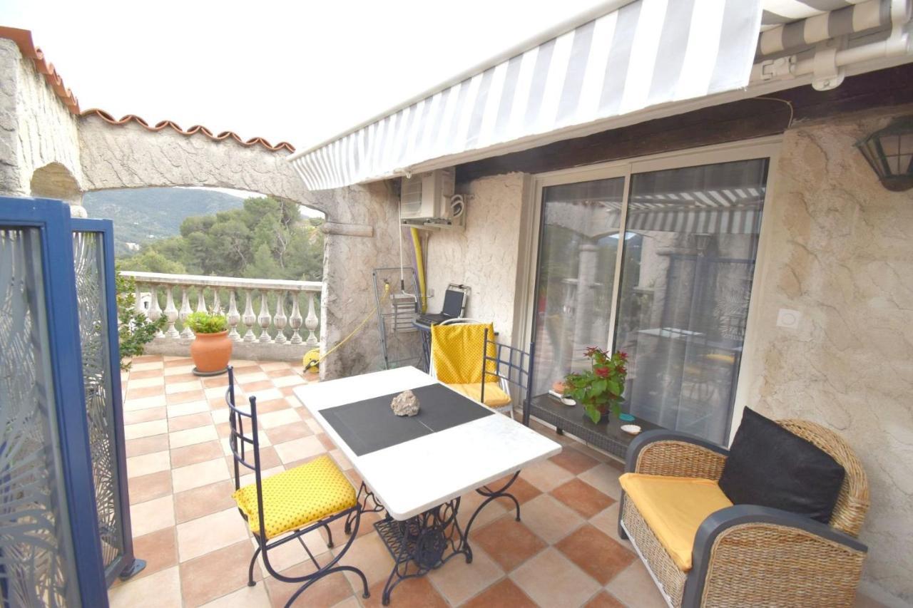 Studio en villa et sa terrasse privée La Trinité Extérieur photo